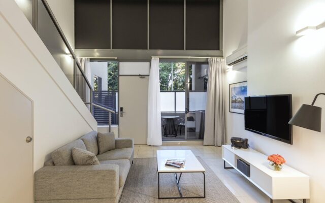 Meriton Suites Waterloo