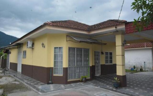 Umaira Meru Raya Homestay