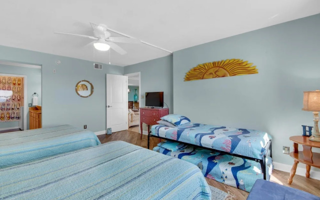 Regency Towers 702 West- Azure Pleasure