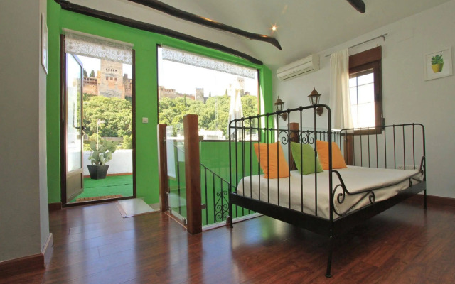 Paseo de los Tristes