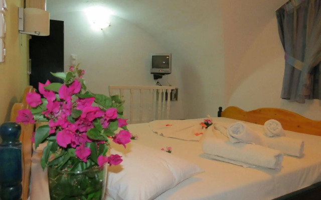 Honeymoon Beach Studios