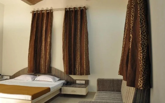 Hotel Tushar Executive