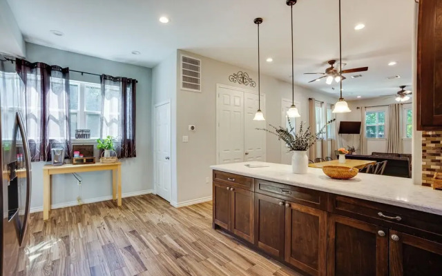 Pet-friendly Tomball Home: Walk to Main Street!