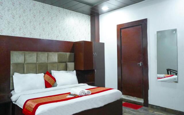 Hotel Cladis - Noida Sector 15 by OYO