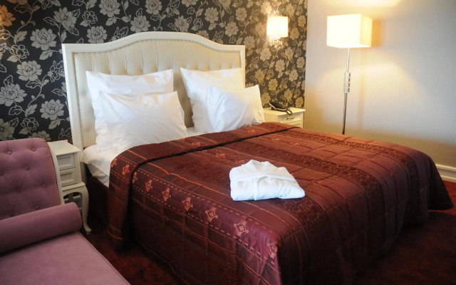 Paradise Island Hotel