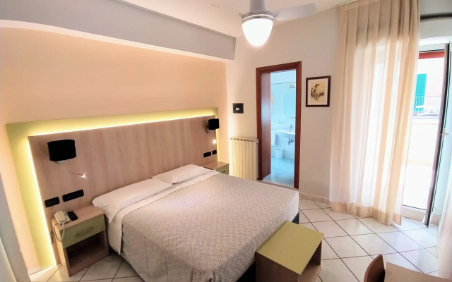 Hotel Monica