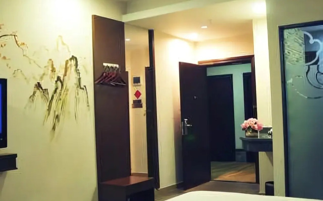 Chunzhichao Business Hotel