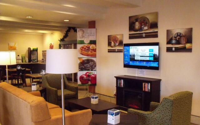 Clarion Pointe Winslow I-40