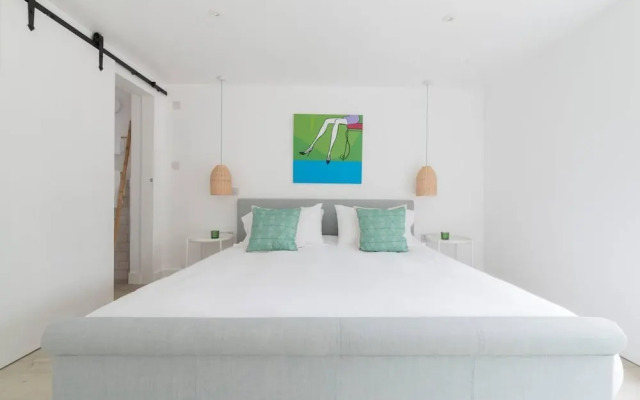 Simple Coastal Luxury Near Southwold Sleeps 10