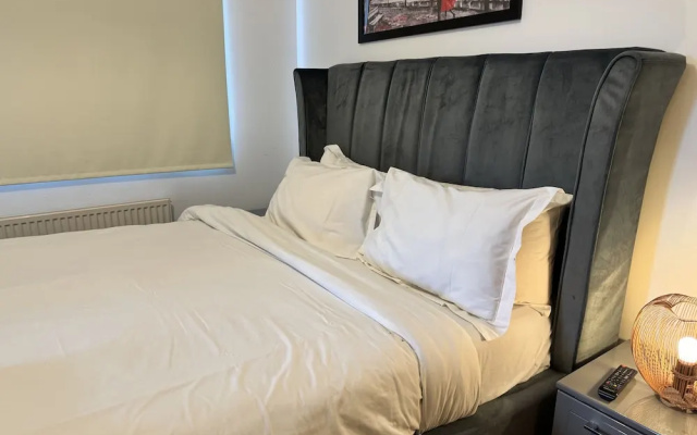 Havana 2 bed Apartment in london