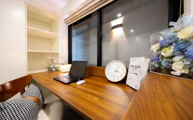 Urchin Apartment