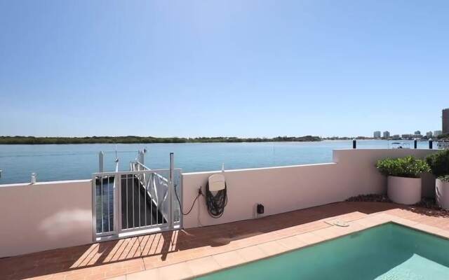 Sitka Penthouse Apartment