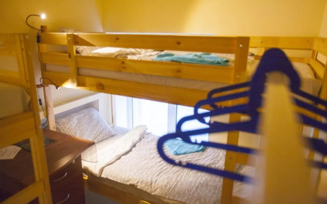 Tihaya Gavan' Hostel