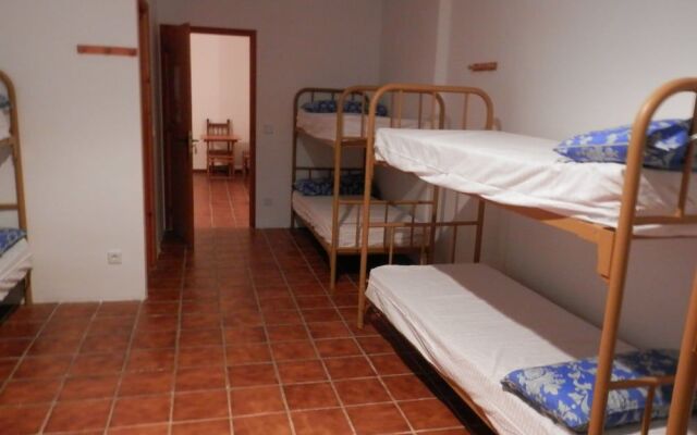 Albergue Restaurante Salto de Bierge - Hostel