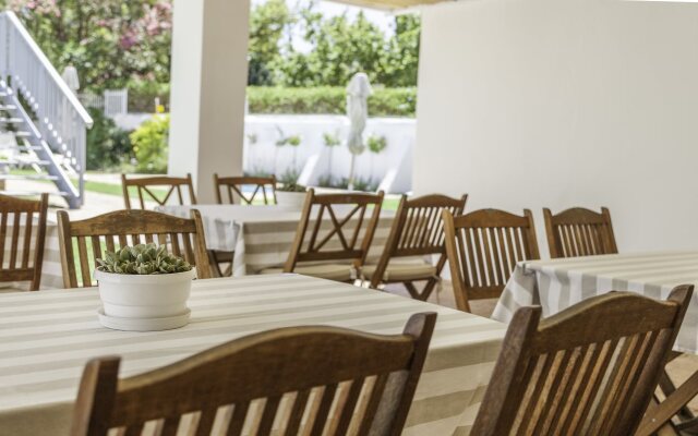 Avenues Guest Lodge