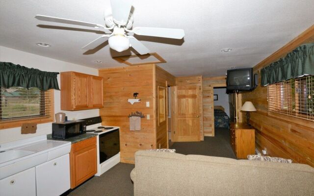 Western Riviera Lakeside Lodging