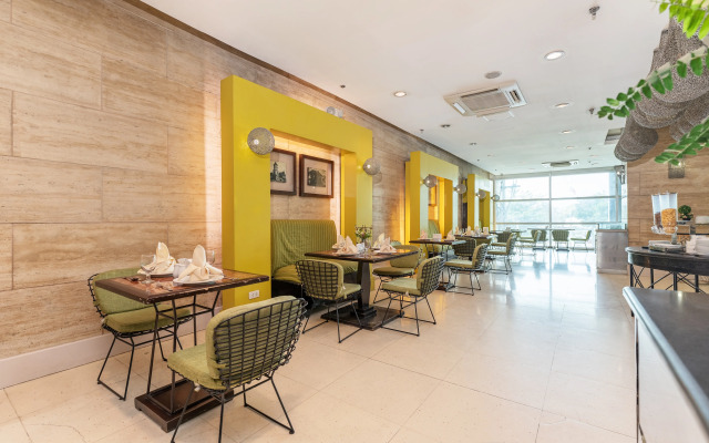 Crown Regency Hotel and Towers