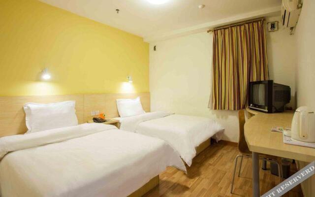 7 Days Inn (Guangzhou Panyu Shiqiao metro station)