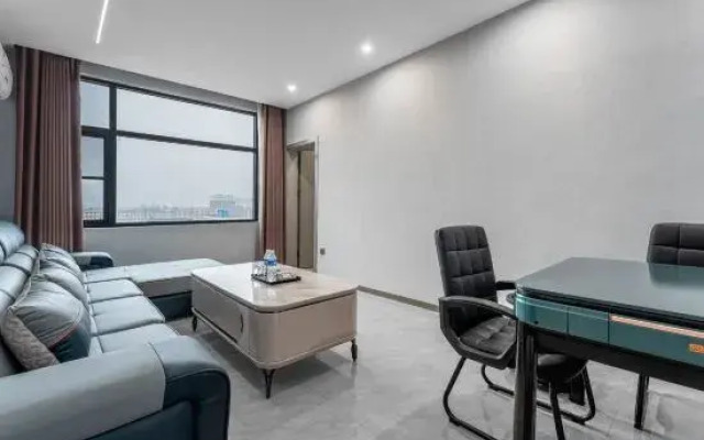 Tongchuang Ejia Chain Hotel (Gushi Xinhe Century City Store)