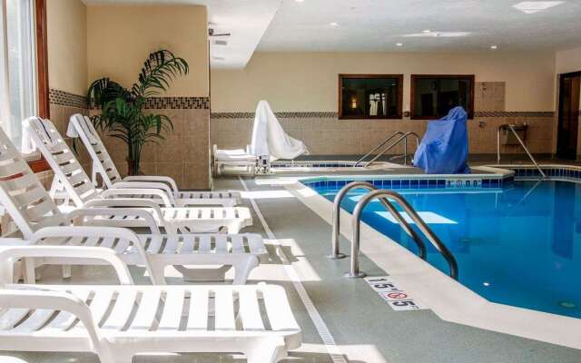 Comfort Suites Benton Harbor - St. Joseph