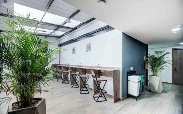 XLiving Host & Rooms