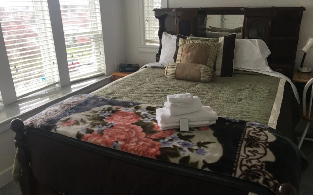 WHITEHOUSE Guesthouse
