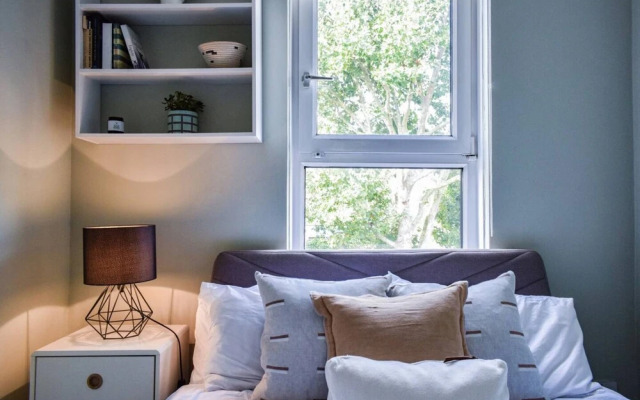 Stylish 3 Bedroom Home With Roof Terrace