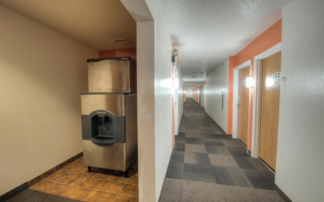 Motel 6 New Haven - Branford, CT