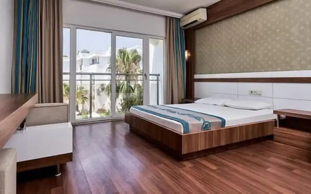 Maya World Golf Side