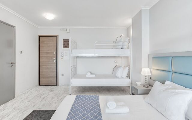Chic Modern Seaside Oasis -Sunny Piraeus