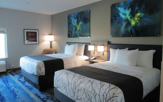 La Quinta Inn & Suites by Wyndham Dallas/Fairpark