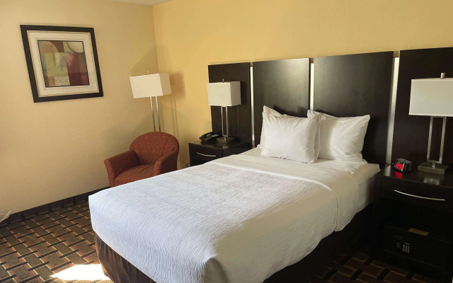 Baymont by Wyndham Scranton Dunmore