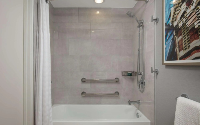 Sheraton Baltimore Washington Airport Hotel - BWI