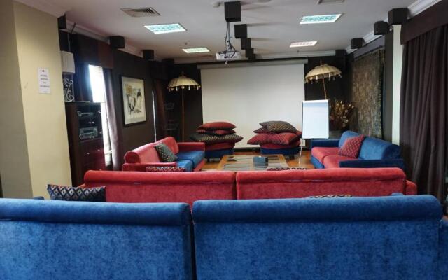 Roosseno Plaza Serviced Apartment