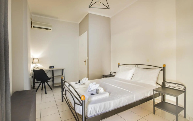 Francis Getaway in Pireaus