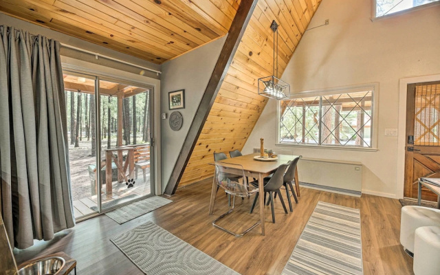 A-frame Pinetop Lakeside Cabin Under the Pines!