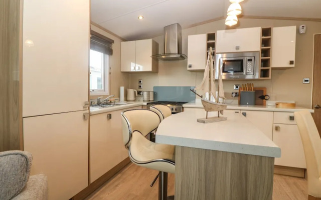 Seafront Holiday Home 2