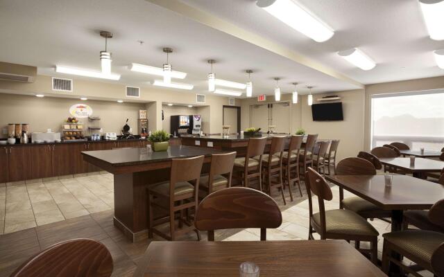 Home Inn and Suites Lloydminster