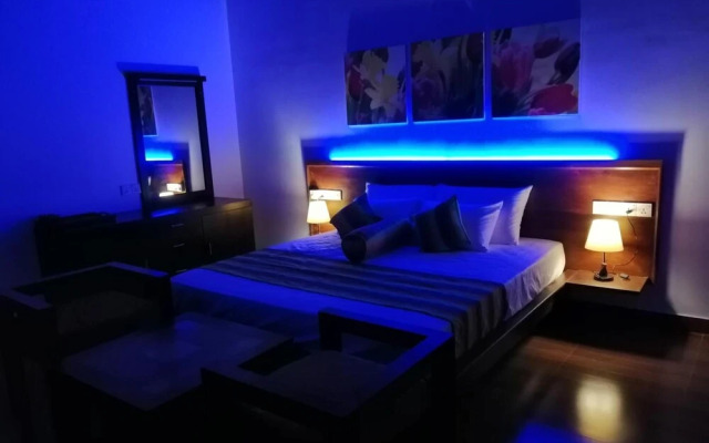 Heaven in Satin Woods Rekawa