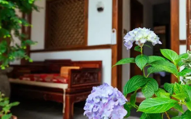 Shanfeng Garden Inn (Lijiang Ancient Town Mufu Branch)