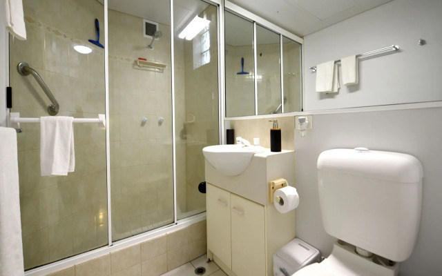 Golden Sands Beachfront Apartment Resort