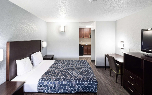 Rodeway Inn At Fort Lee