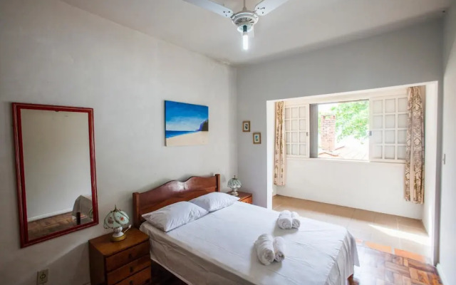 FL023 6 Bedroom Holiday home By Senstay