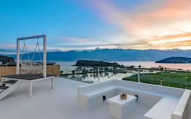 Yunlu Jingbo Sea View Resort Homestay