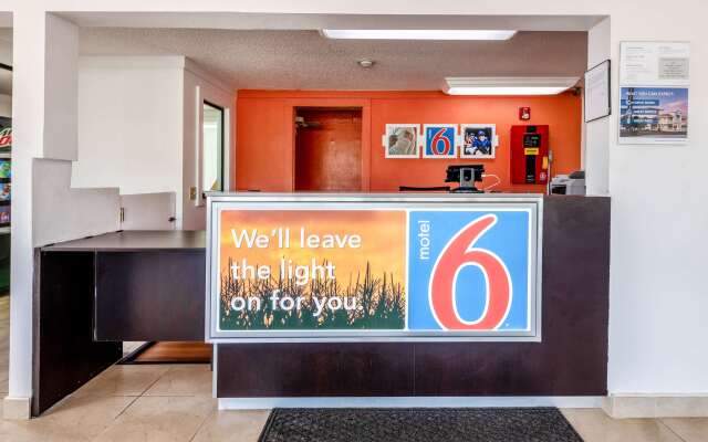Motel 6 Mansfield, OH