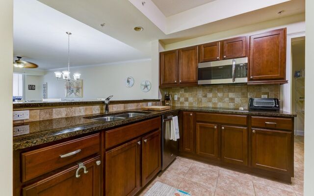 Yacht Harbor 272 by Vtrips