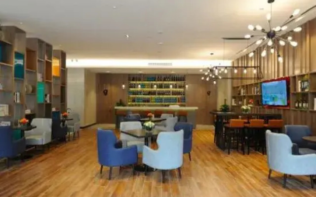 Vienna Smart Hotel (Nanning Sports Center Dashadi Metro Station Branch)