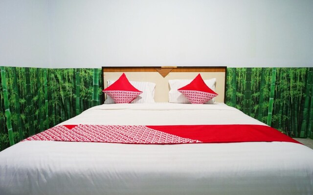 OYO 754 Nur Aziziah Guest House