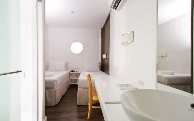 Ellis Econotel