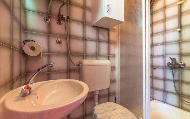Awesome Apartment in Mundanije With 3 Bedrooms